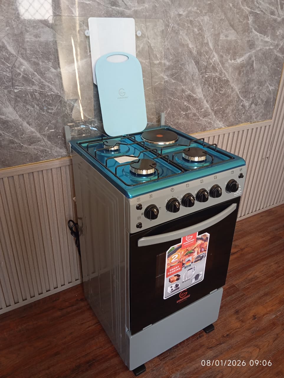 EUROCHEF 50x55, 3 Gas Jet Burners + 1 Rapid Hot Plate, Electric Oven Standing Cooker with free Chopping Board