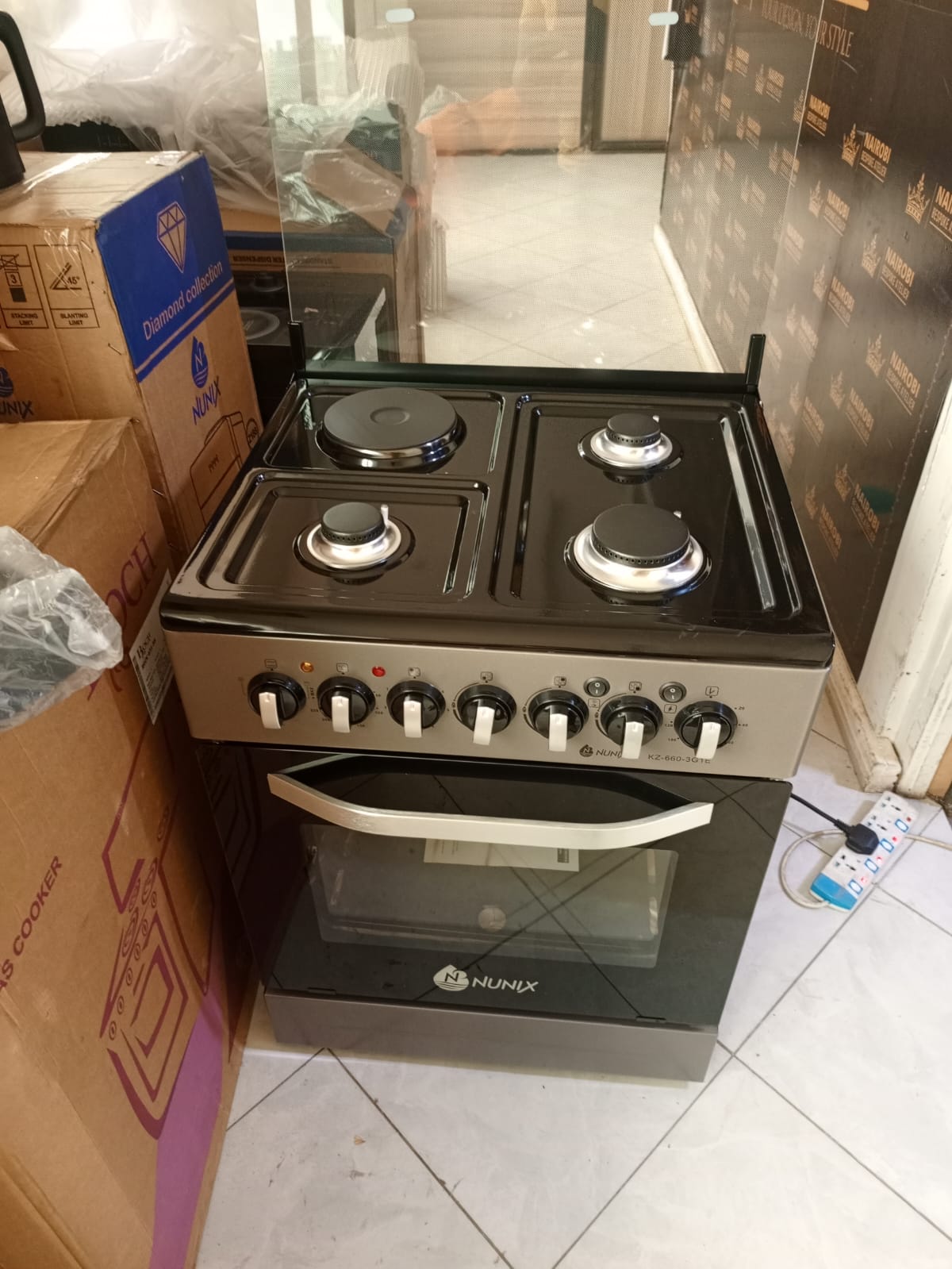 Nunix 60x60, 3 Gas Jet Pool Burners +1 Electric Plate with Electric Oven,Free Standing Cooker