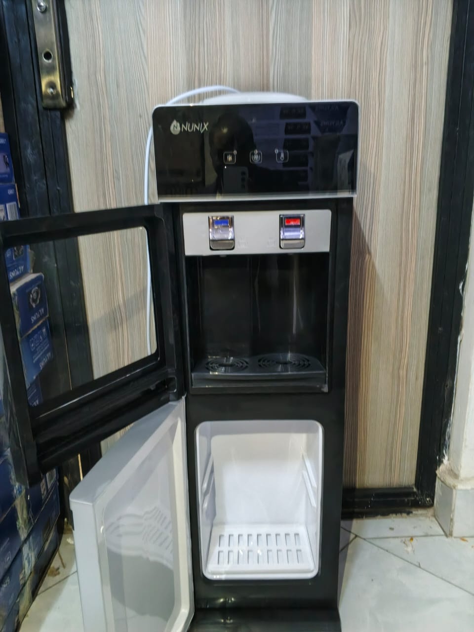 Nunix R22C hot and Cold free standing water dispenser with stainless steel water tank black and silver