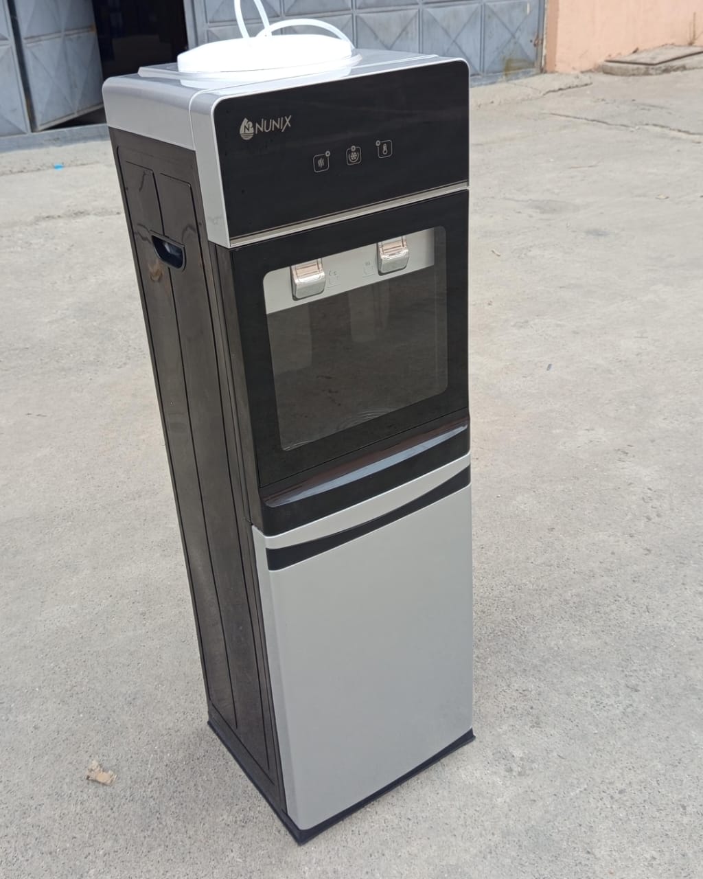 Nunix R22C hot and Cold free standing water dispenser with stainless steel water tank black and silver