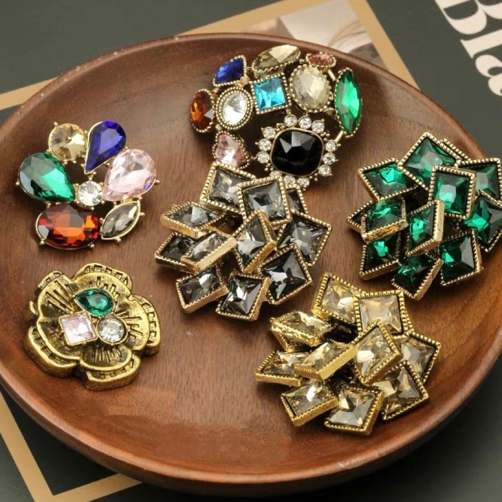 1PCS/Lot Luxcy 29-40MM Big Size Special-shaped Colourful Diamond Metal Button Light Luxury Retro Coat Sweater Decorative Buckle
