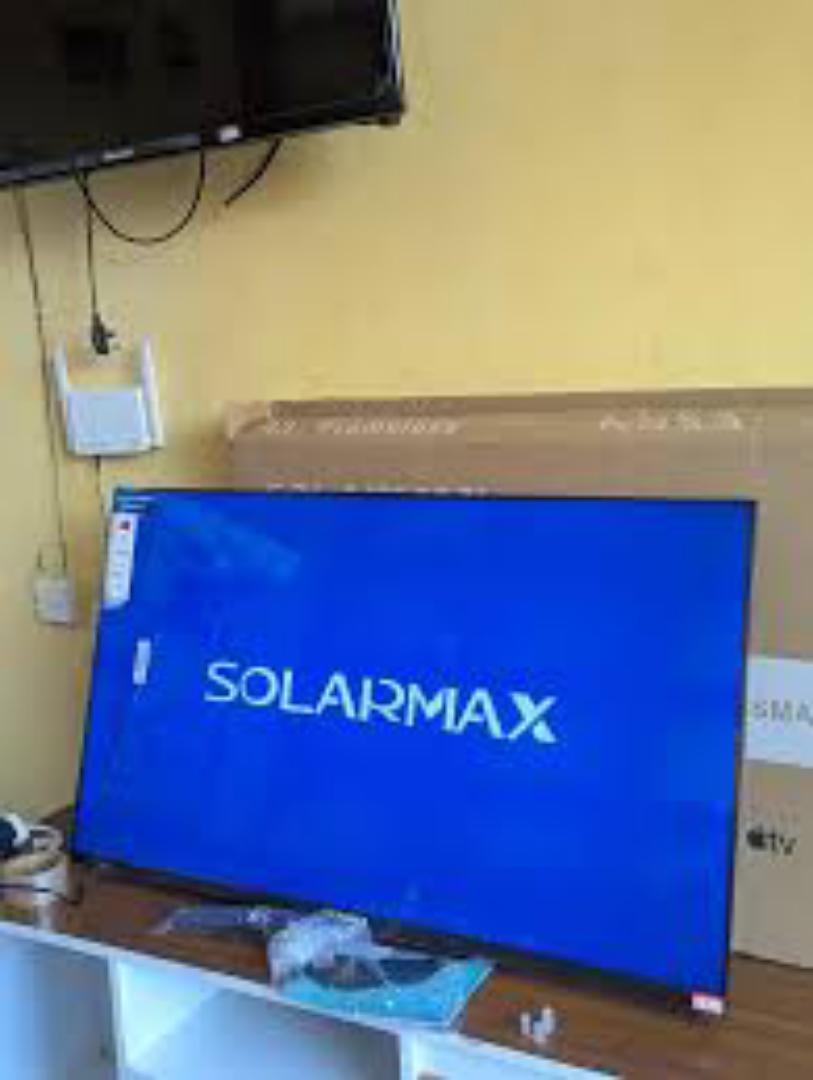 BLUETOOTH SOLARMAX 43" INCH FRAMELESS FULL- HD SMART TV ANDROID TV NETFLIX ,YOUTUBE TELEVISION INBUILT DECODER , BUILT-IN WIFI, APP STORE 1GB-RAM 8GB-ROM 2*USB PORTS,3*HDMI