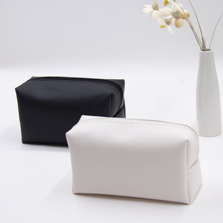 Women Travel Makeup Bags PU Leather Portable Large-Capacity Pouch Waterproof Bathroom Washbag Multifunctional Toiletry Kit Box Organizer Purse Cosmetic Skincare Pads Bag Storage Handbag for Girls