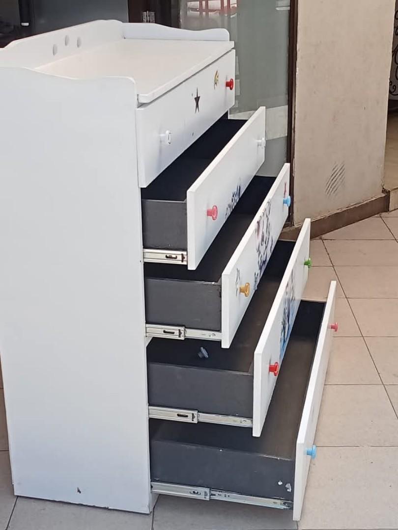 Dresser with 5 Drawers, White Chest of Drawers with Open Shelves, Modern 5 Drawer Chest with Knobs, 5 Drawer Dresser Cabinet for Bedroom Living Room,