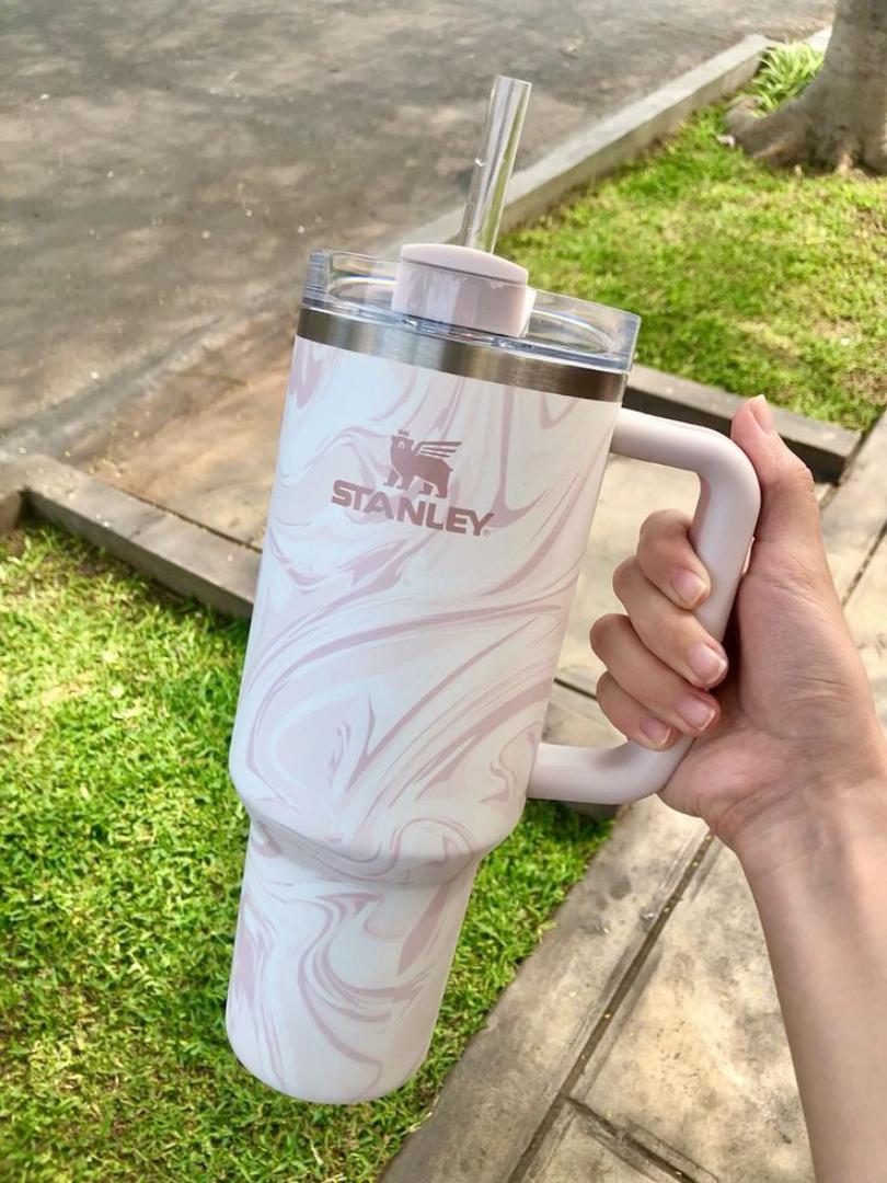 Stanley cup, marble, Quencher H2.0 Tumbler Cup – 40oz Stainless Steel Insulated Travel Mug with Handle & Straw – Hot & Cold Drinks