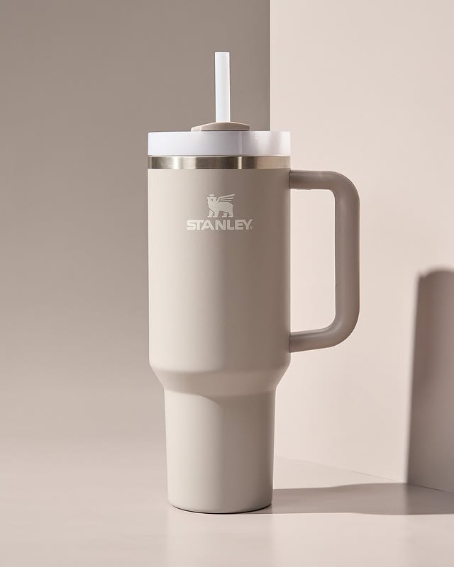 Original stanley tumbler cups,“Stanley Tumbler Cup 1L – Insulated Stainless Steel Travel Mug, Hot & Cold Water Flask with Straw”
 stainless steel, 1.2 liters, double walled vacuum flask