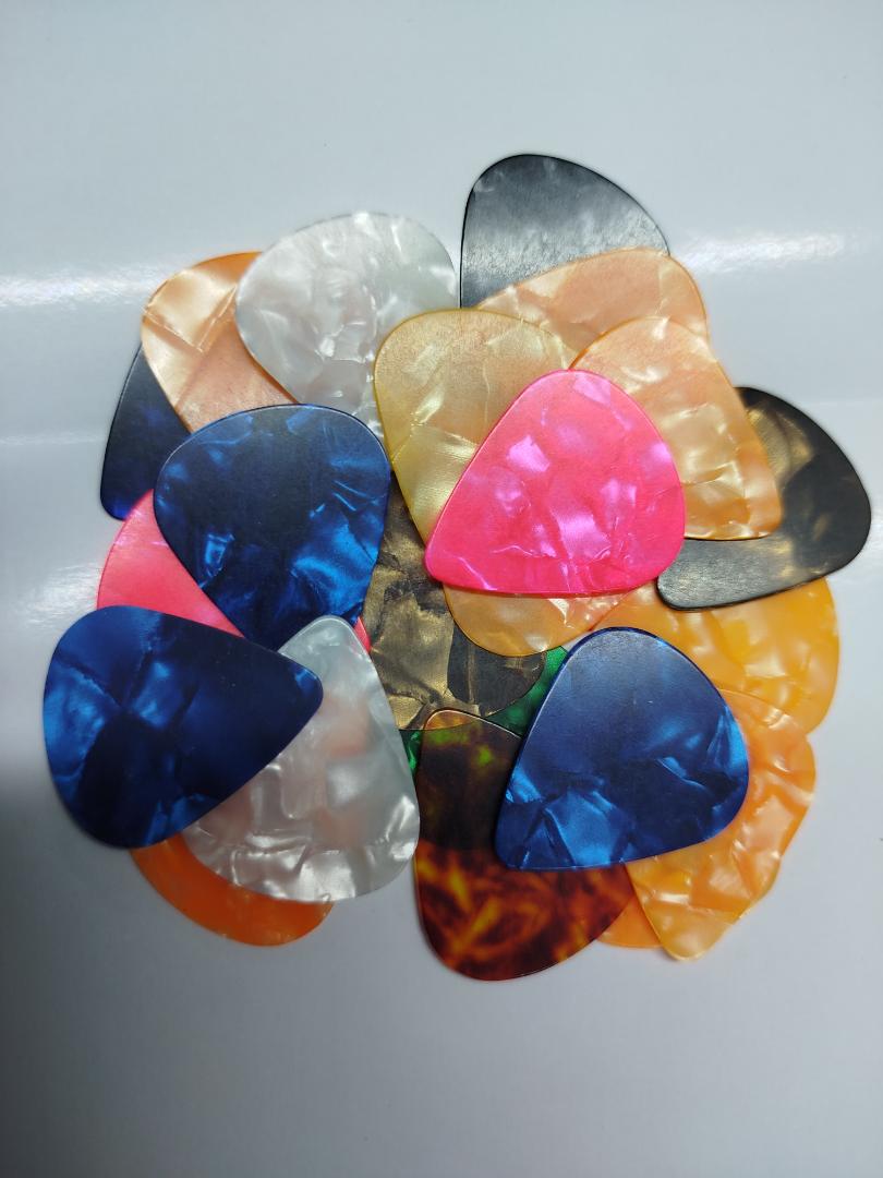 20 Guitar Picks/Pectrums