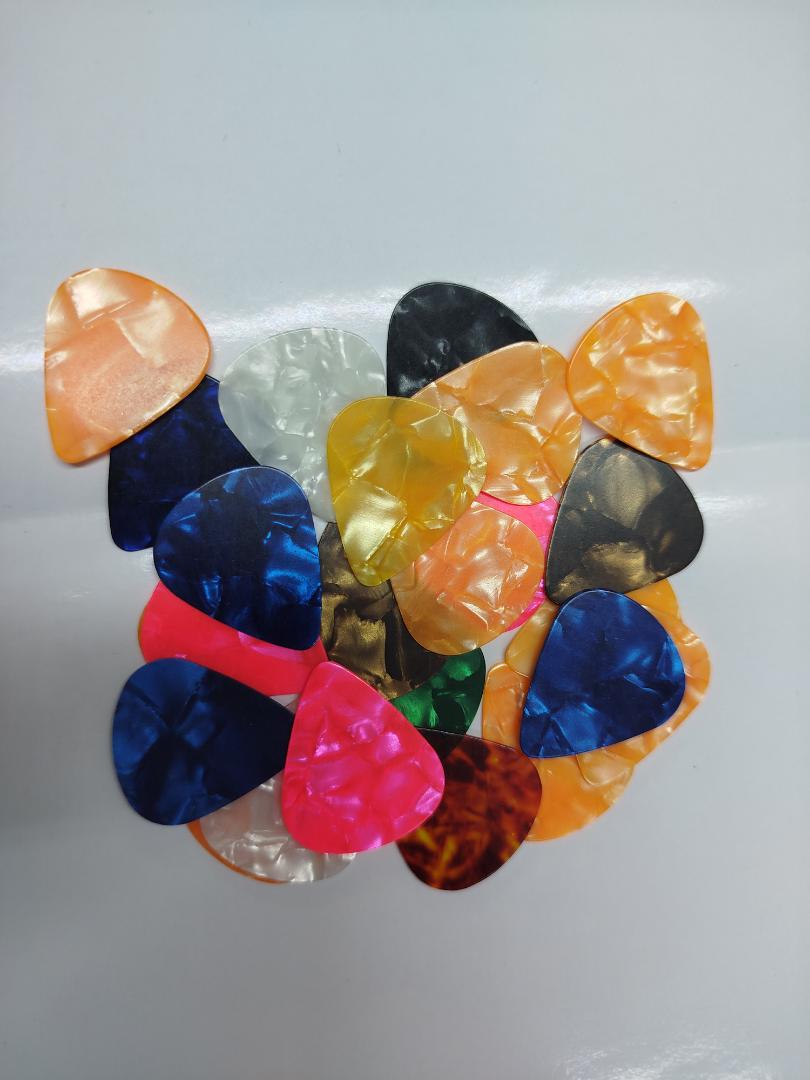 20 Guitar Picks/Pectrums