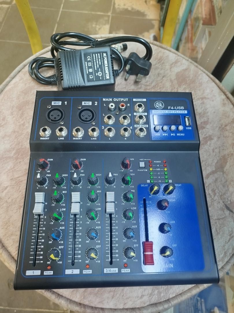 F4- USB plain Mixer