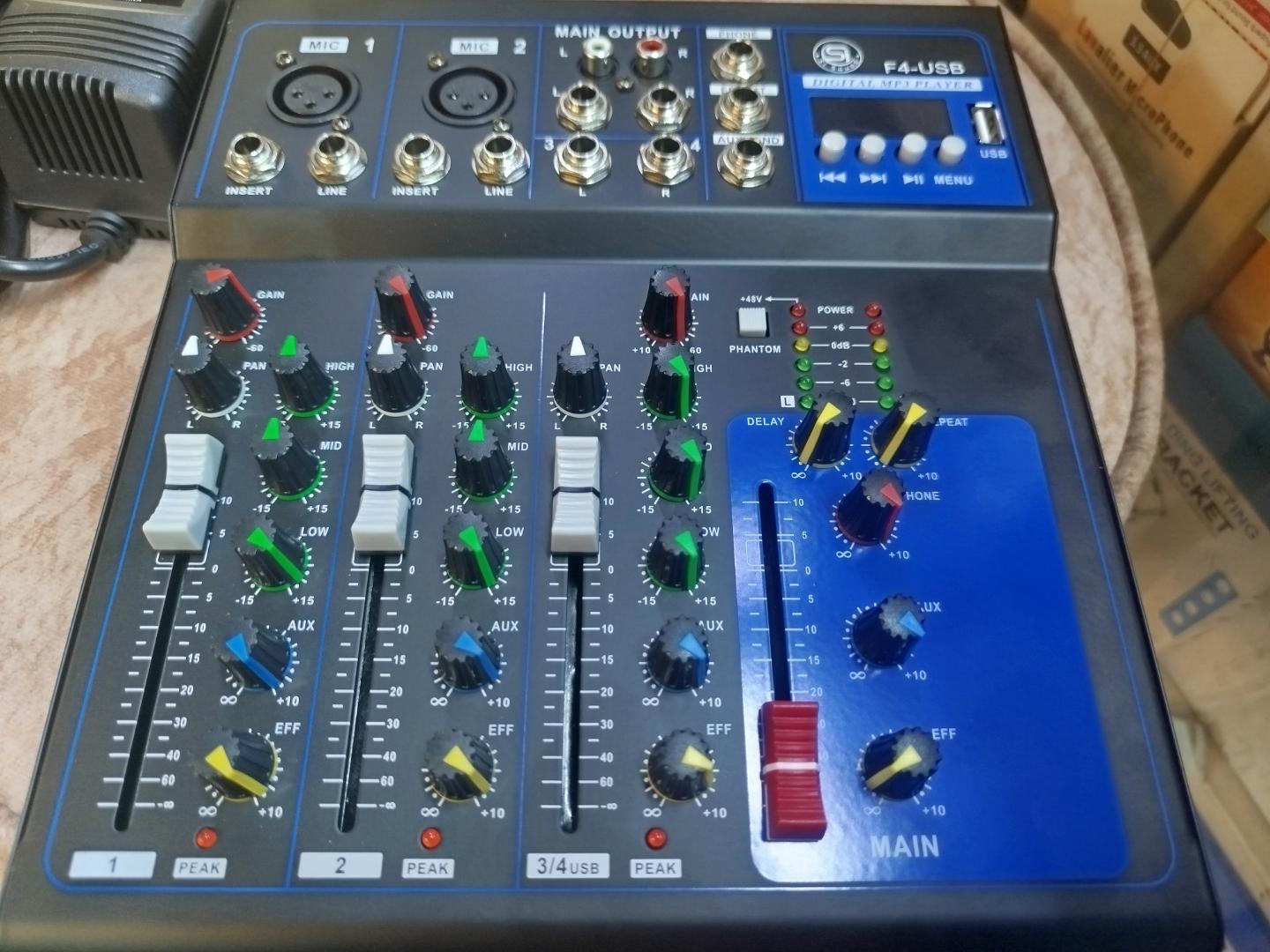 F4- USB plain Mixer