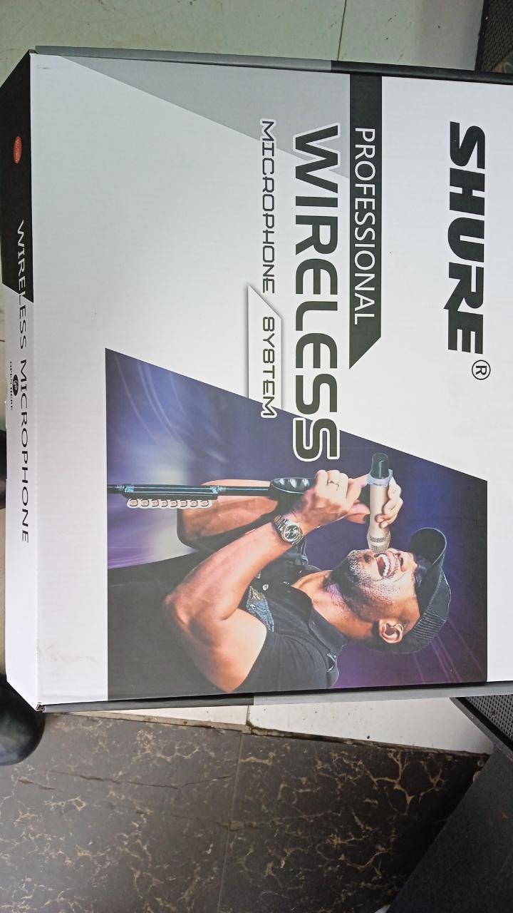 U-3800 Shure Cordless microphone