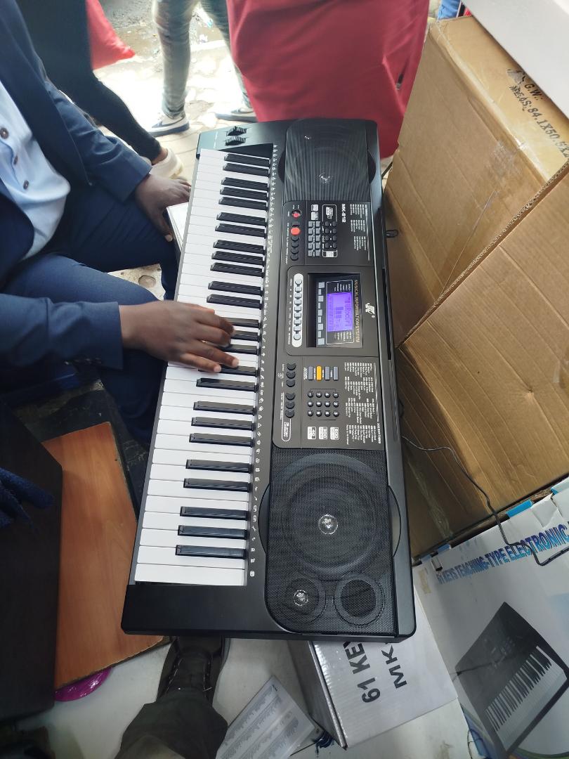Professional MK 812 61Keys Keyboard for Pro, amateur as well as learners