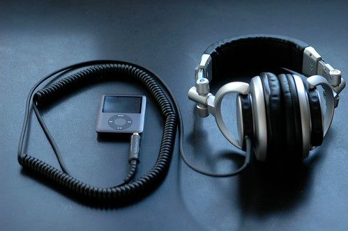 Sony MDR-V700 Over-Ear DJ Headphones Silver w/ 3.5mm Aux Tested Works!