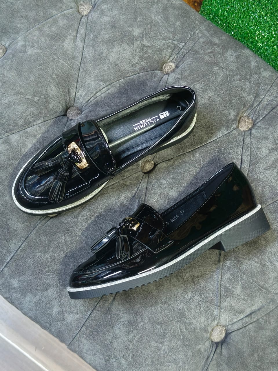 Ladies/Mums/Teens Best Quality  Brogues Women Flat Casual Shoes for work and weekend.