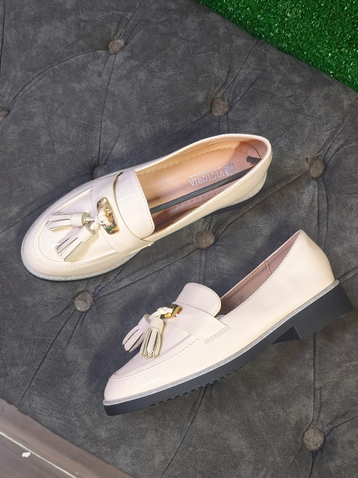 Ladies/Mums/Teens Best Quality  Brogues Women Flat Casual Shoes for work and weekend.