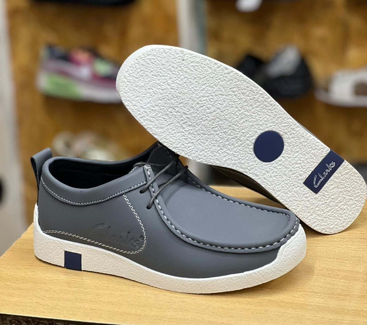 MEN BEST QUALITY LOAFERS LACED UP, FASHIONABLE STYLISH AND COMFORTABLE.