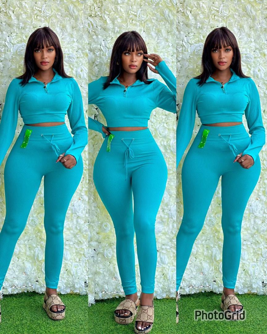 LADIES/TEENS GYM /WORK OUT/ WEEKEEND WEAR /TIGHTS/AND TOP NICE AND COMFORTABLE 2PCS OUTFIT.