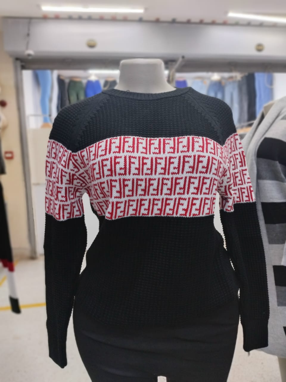 LADIES BEST QUALITY SWEATERS FASHIONABLE AND STYLISH FOR ALL SEASONS FREE SIZE.