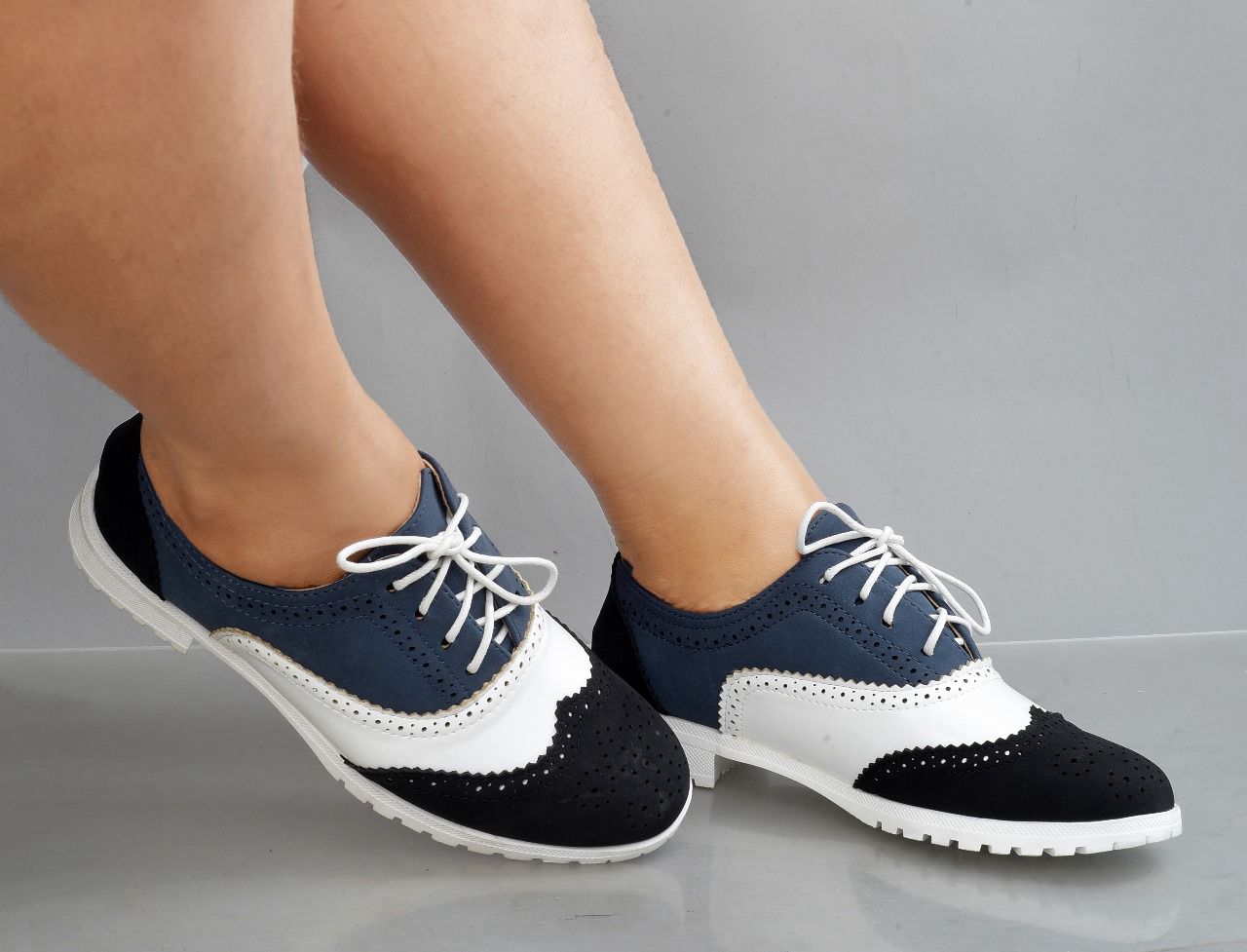 LADIES /WOMEN/ TEENS BEAUTIFUL CLOSED BROGUES/ LOAFERS SHOES CUTE AND COMFORTABLE FOR DAILY USE.