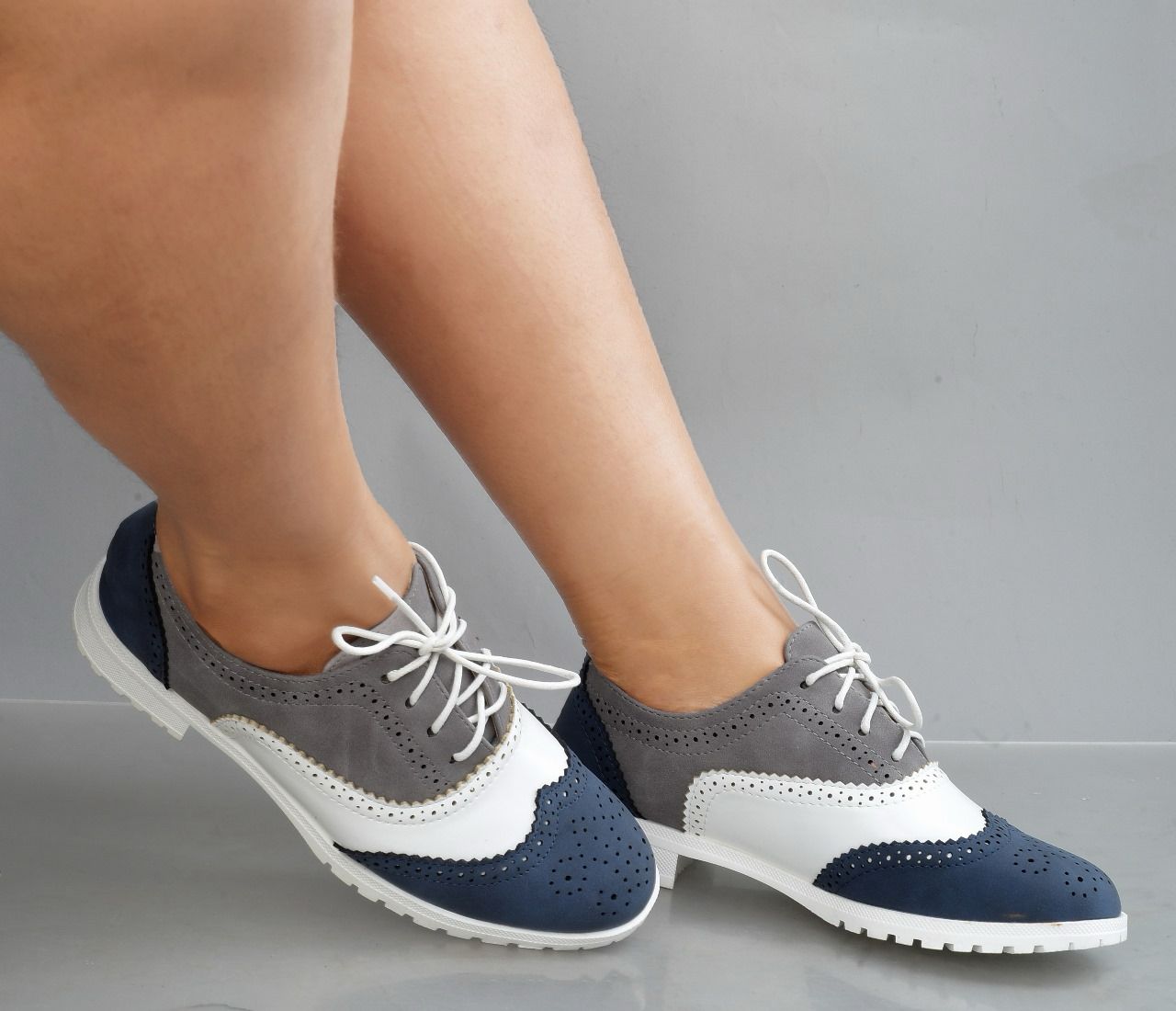 LADIES /WOMEN/ TEENS BEAUTIFUL CLOSED BROGUES/ LOAFERS SHOES CUTE AND COMFORTABLE FOR DAILY USE.
