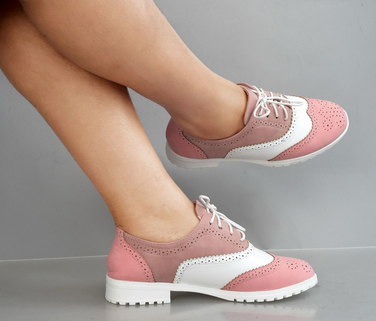 LADIES /WOMEN/ TEENS BEAUTIFUL CLOSED BROGUES/ LOAFERS SHOES CUTE AND COMFORTABLE FOR DAILY USE.