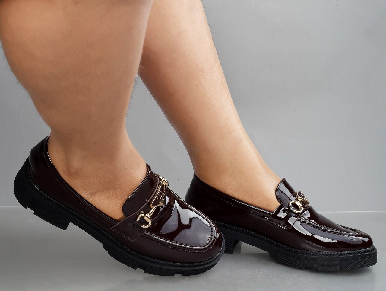 LADIES /WOMEN TEENS BEAUTIFUL WET LOOK BROGUES /LOAFERS BEST FOR WEEKEND OR JOB WEAR SHOES FOR ALL SEASONS EASY TO CLEAN AND COMFORTABLE.