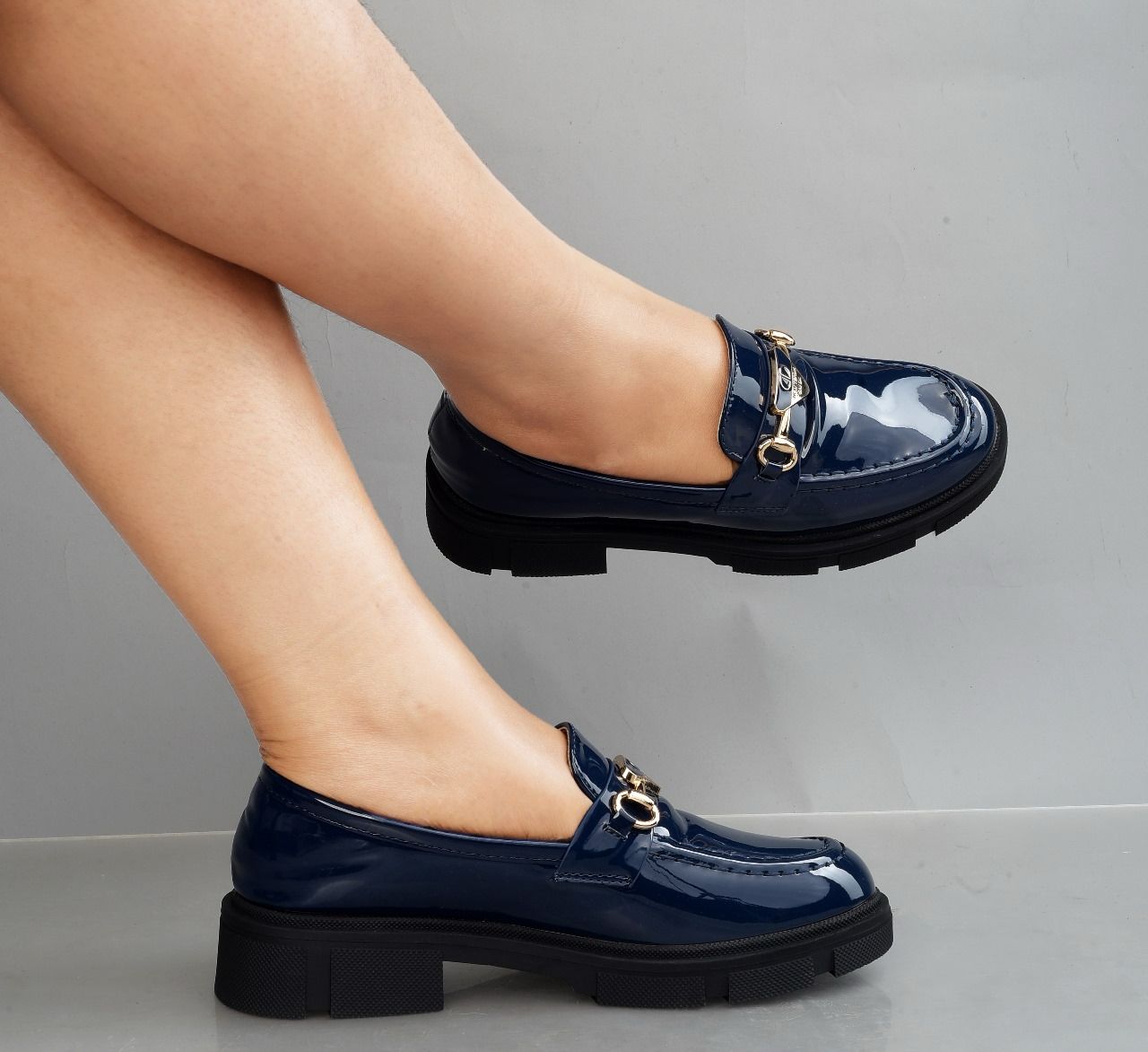 LADIES /WOMEN TEENS BEAUTIFUL WET LOOK BROGUES /LOAFERS BEST FOR WEEKEND OR JOB WEAR SHOES FOR ALL SEASONS EASY TO CLEAN AND COMFORTABLE.