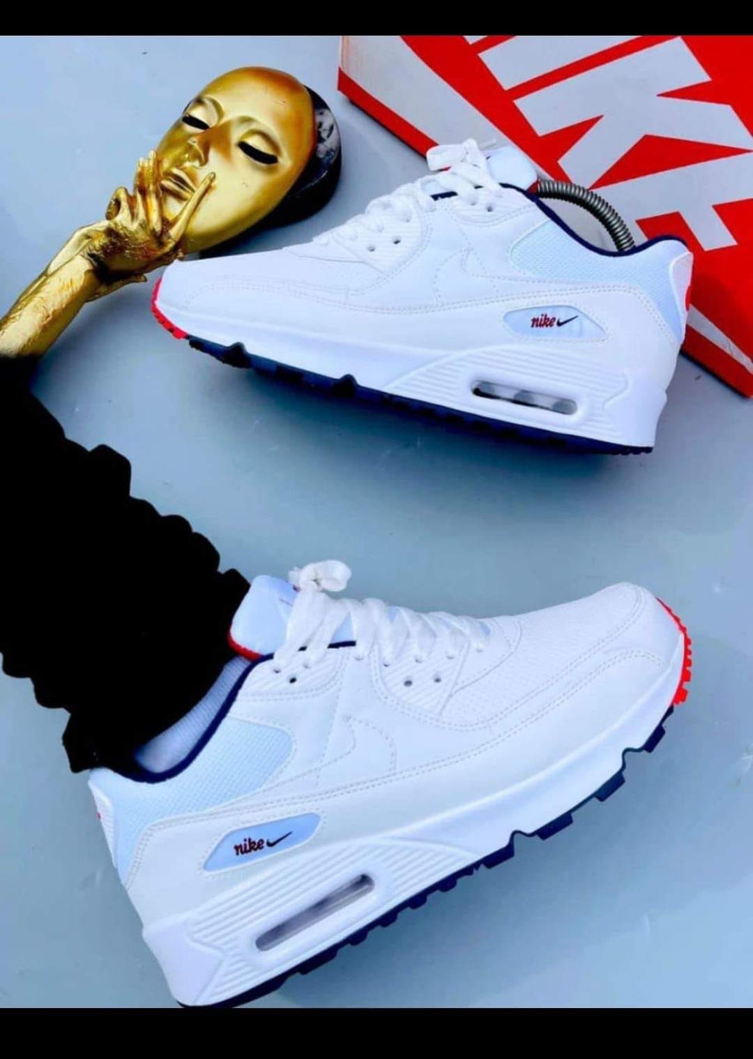Air max 90 Shoes Unisex Sneakers for both Men and Women fashionable Sneakers.classy stylish shoes