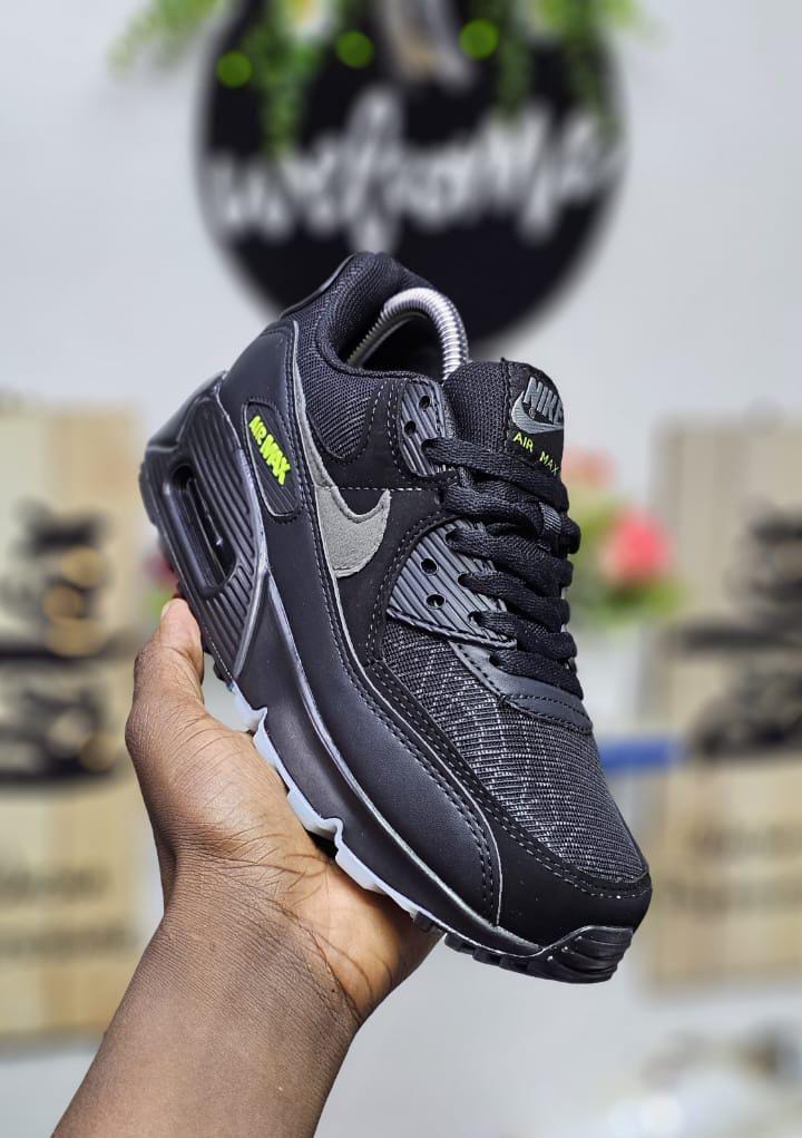 Air max 90 Shoes Unisex Sneakers for both Men and Women fashionable Sneakers.classy stylish shoes