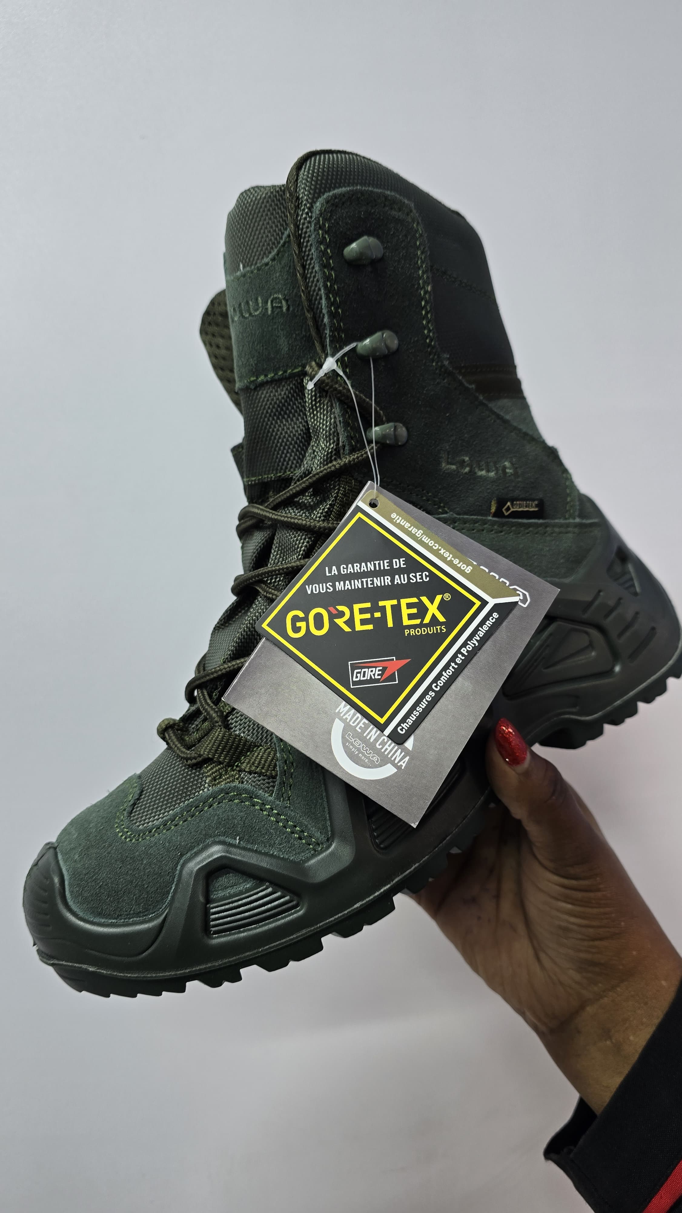 BEST QUALITY LOWA TACTICAL SNEAKER BOOTS OUTDOOR/MILITARY/CAMPING/DESERT BOOT SHOES FOR BOTH MEN AND WOMEN.