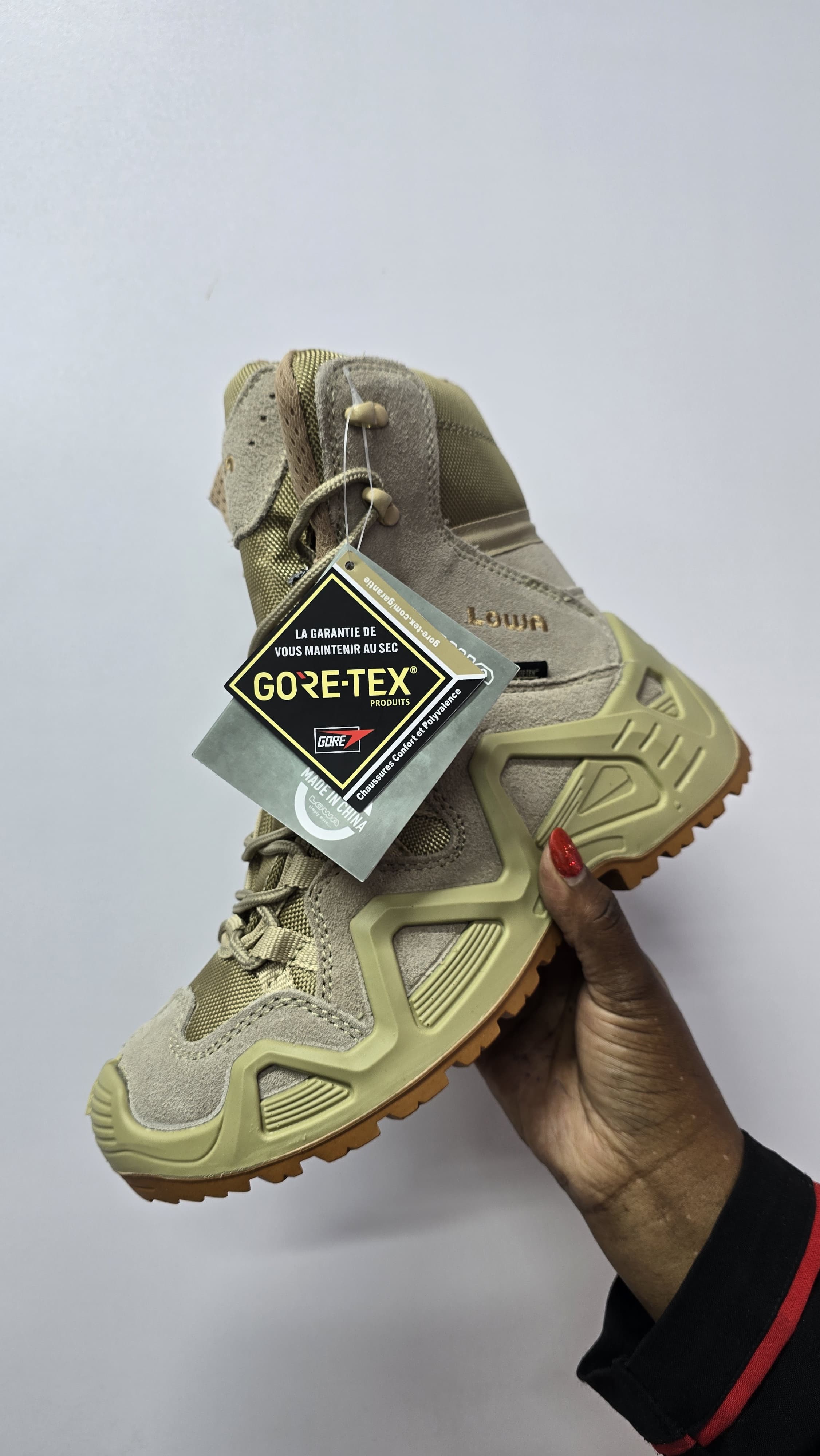 BEST QUALITY LOWA TACTICAL SNEAKER BOOTS OUTDOOR/MILITARY/CAMPING/DESERT BOOT SHOES FOR BOTH MEN AND WOMEN.