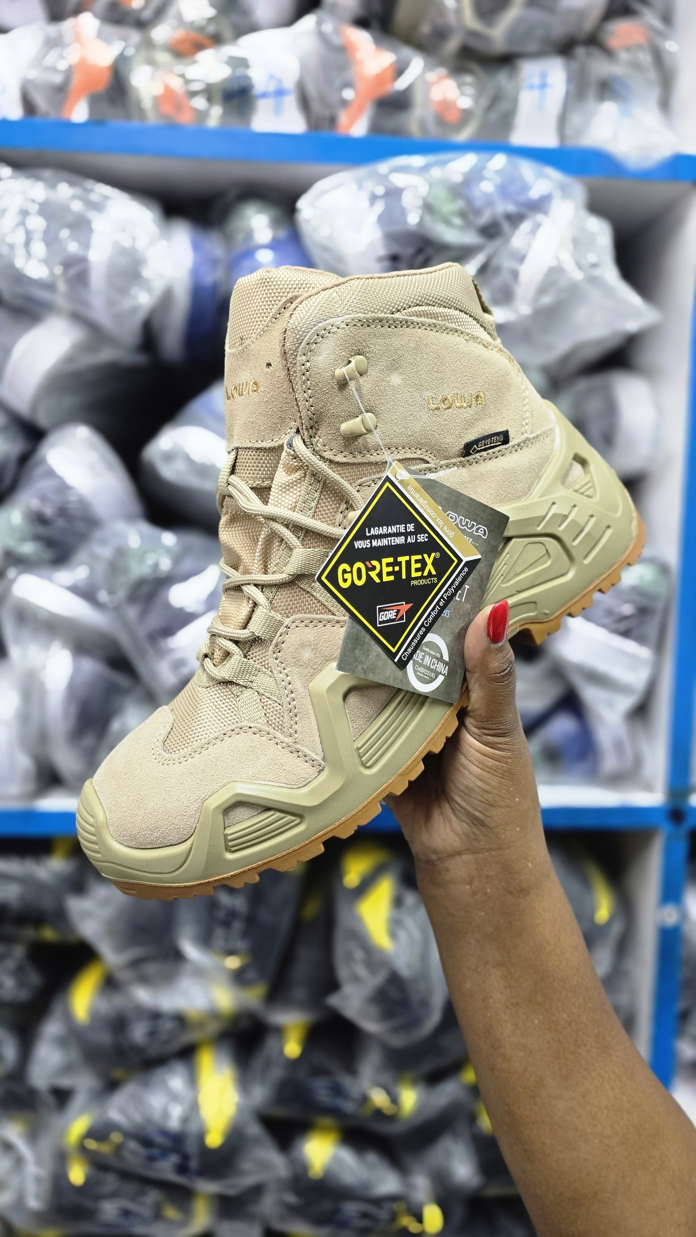 BEST QUALITY LOWA TACTICAL SNEAKER BOOTS OUTDOOR/MILITARY/CAMPING/DESERT BOOT SHOES FOR BOTH MEN AND WOMEN.