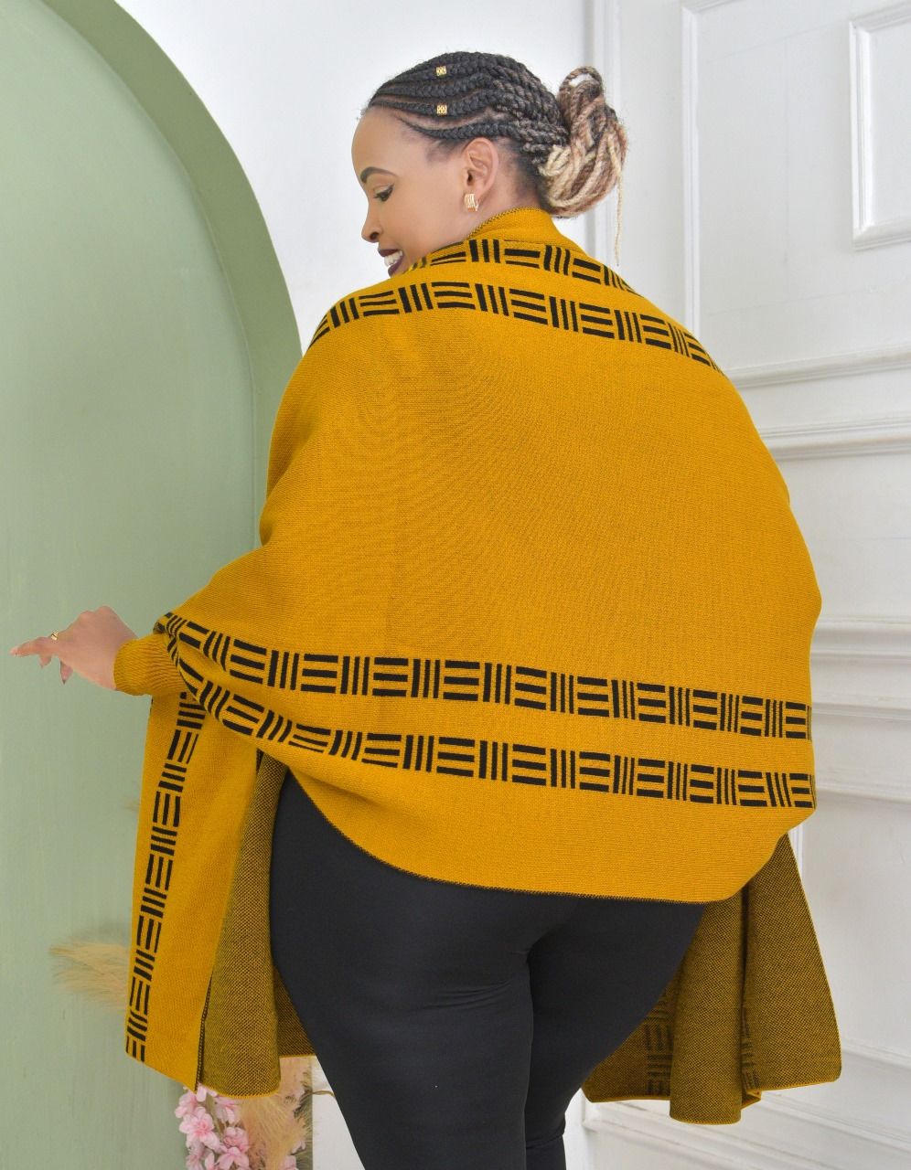 LADIES/WOMEN QUALITY BEAUTIFUL PONCHOS/ SHAWLS, WARM CLASSY OUTFIT FOR ALL SEASONS. GRAB YOURS WHILE STOCK LASTS. FREE SIZE