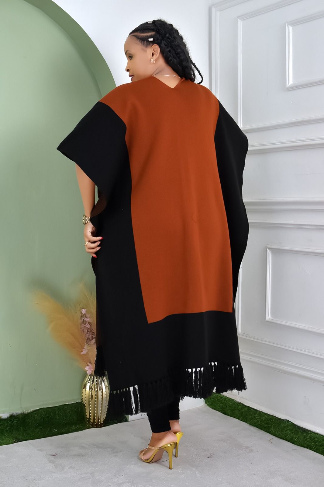 LADIES/WOMEN QUALITY BEAUTIFUL PONCHOS/ SHAWLS, WARM CLASSY OUTFIT FOR ALL SEASONS. GRAB YOURS WHILE STOCK LASTS.