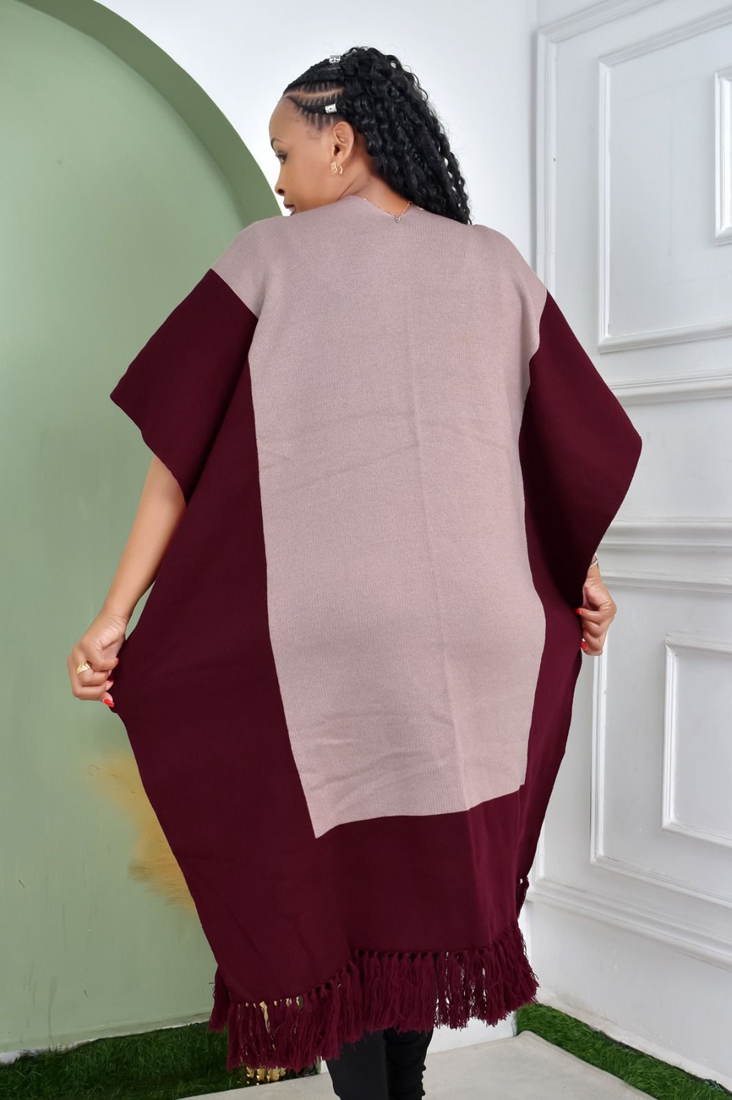 LADIES/WOMEN QUALITY BEAUTIFUL PONCHOS/ SHAWLS, WARM CLASSY OUTFIT FOR ALL SEASONS. GRAB YOURS WHILE STOCK LASTS.