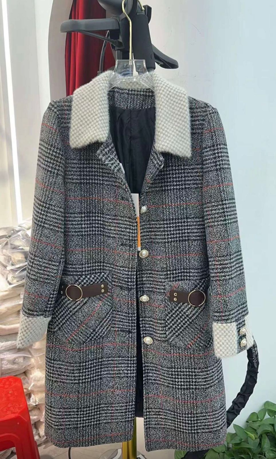 LADIES/ MUMS BEST QUALITY TRENCH COATS/SWEATERS WARM AND CLASSY FASHIONABLE FOR COLD SEASON AND CAN BE WORN ON NORMAL DAYS.