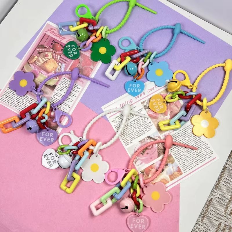 Creative Candy Color Flower Heart Pendant Keychain Cute Little Flower Key Ring Bag Pendant Accessories