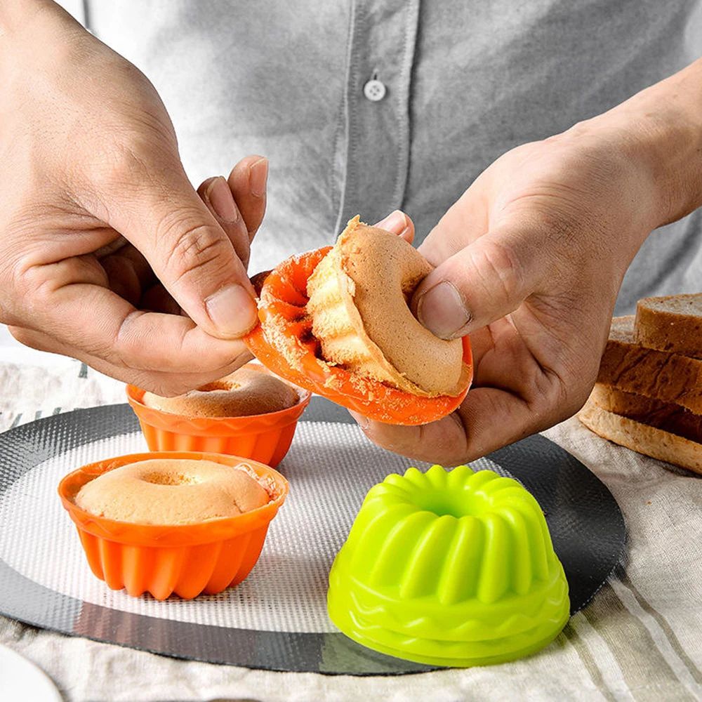 12pcs/Set Use Food Grade BPA Free Cake Mold Silicone Multicolor Round Muffin Cups Baking Silicone Cake Molds Random color