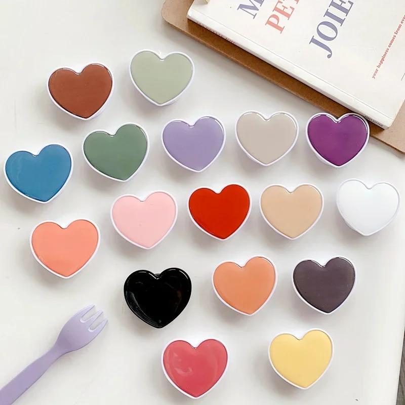 Heart Shaped Phone Socket Holder Finger Grip Bracket Support Telephone for IPhone 15 14 13 Samsung Pocket Socket Stand