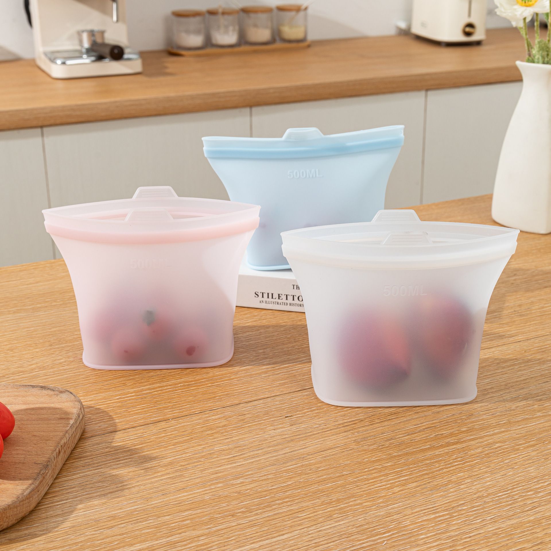 Silicone food storage bags - Multi-functional kitchen sealed bags for preserving fruits and vegetables made of silicone.