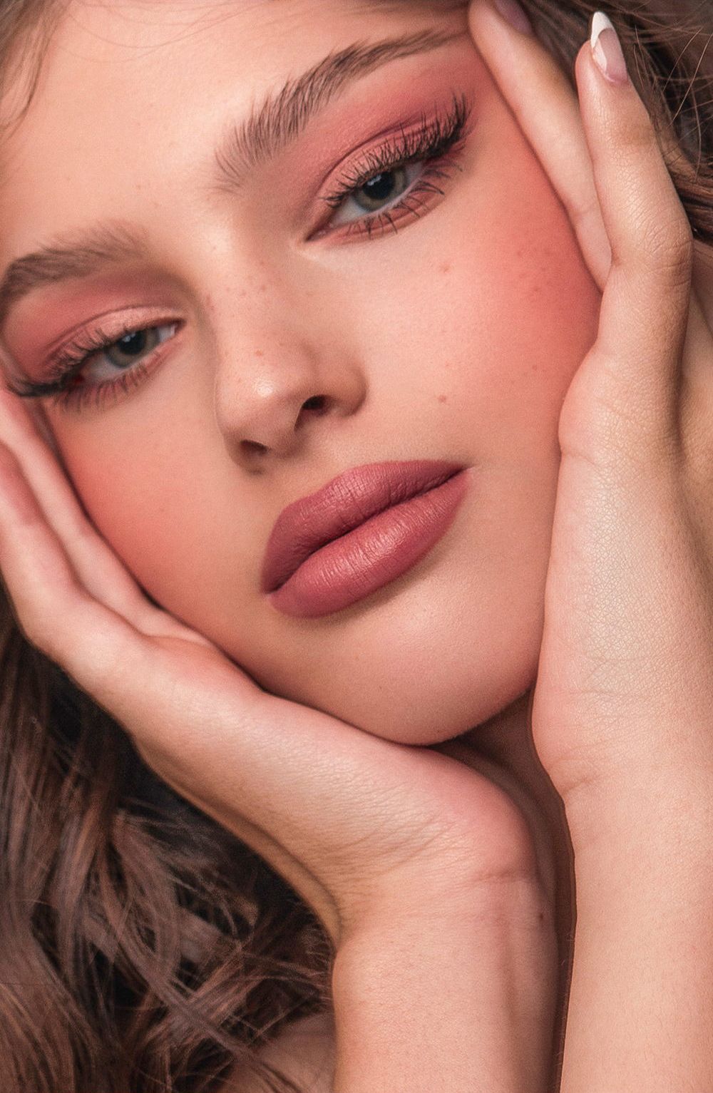 YOUNG VISION 4-color Five-Flavor Pork-Shredded Meat Tint Foundation - Fine and smooth powder for refining skin tone and setting makeup powder compact