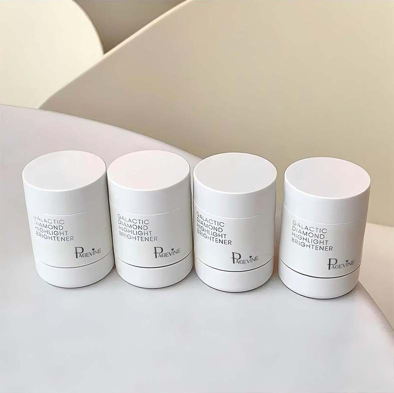 Makeup PAGE VINE Highlighting Brightening Liquid - Glittering, Fine-Shimmering, Sparkling on the Bridge of the Nose, Face, Collarbone - Export Product