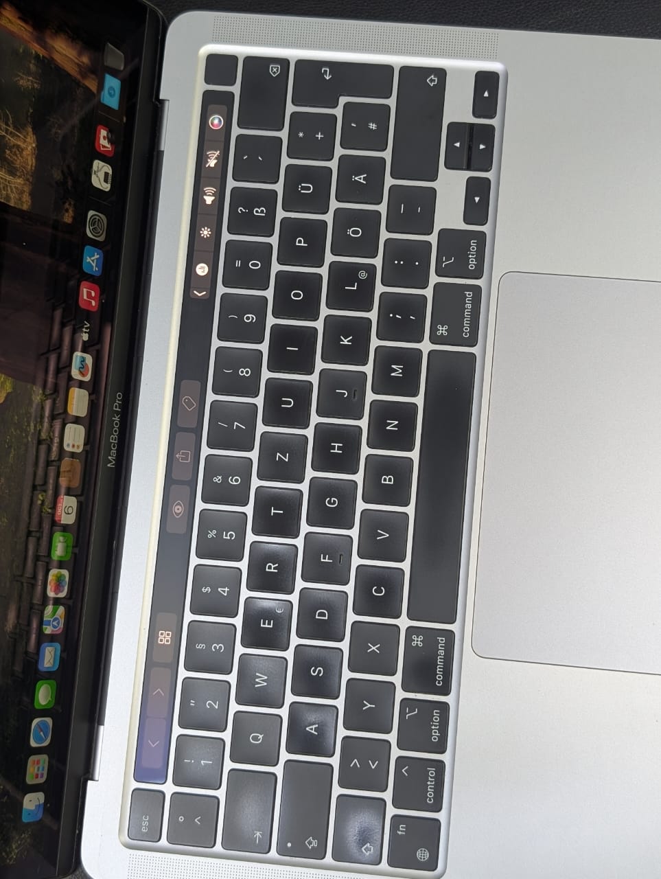 Apple MacBook Pro 13-inch (A2338, 2020) – M1 Chip 8-Core CPU, 8-Core GPU, 16GB Unified Memory, 1TB SSD Storage, Retina Display, Touch Bar, Touch ID, Backlit Keyboard, macOS, Space Gray – Excellent Per