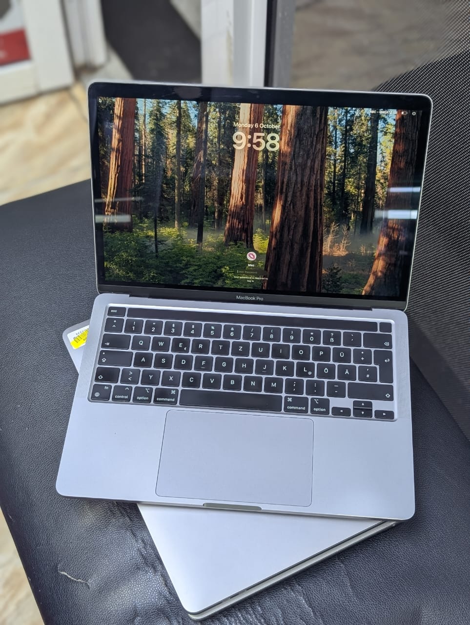 Apple MacBook Pro 13-inch (A2338, 2020) – M1 Chip 8-Core CPU, 8-Core GPU, 16GB Unified Memory, 1TB SSD Storage, Retina Display, Touch Bar, Touch ID, Backlit Keyboard, macOS, Space Gray – Excellent Per