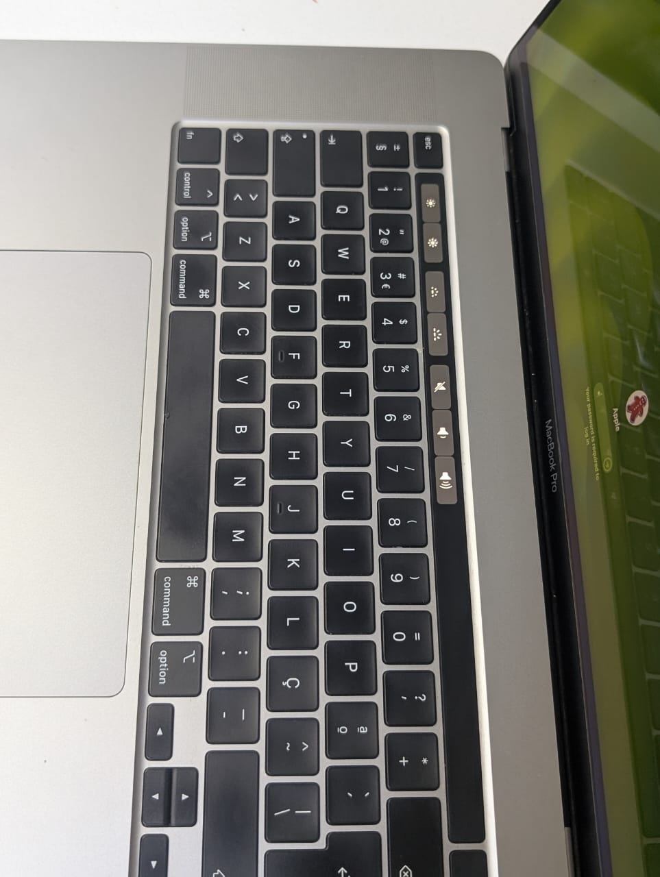 Apple MacBook Pro 16-inch (A2141, 2019) – Intel Core i9 2.4GHz, 64GB RAM, 1TB SSD, 4GB AMD Radeon Pro 5500M Graphics, Retina Display, Touch Bar, Touch ID, Space Gray – High-Performance Laptop