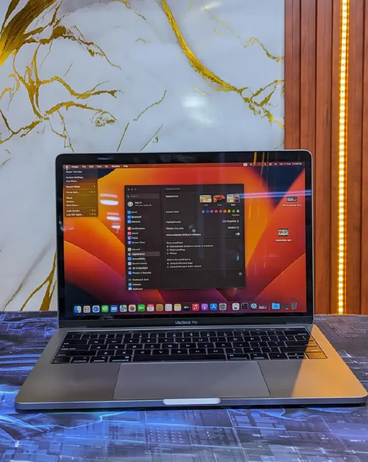 Apple MacBook Pro 2020 – Intel Core i7, 32GB RAM, 512GB SSD, 13-Inch Retina Display, Touch Bar, macOS, Premium Silver Laptop for Business, Editing & Creative Work