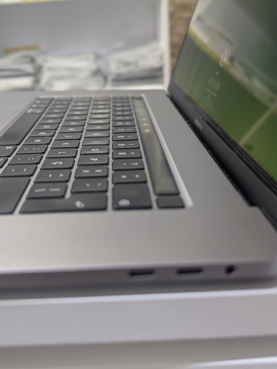 Apple MacBook Pro 16-inch (2019) – Intel Core i9 8-Core, 64GB RAM, 512GB SSD, 8GB AMD Radeon Pro Graphics, Retina Display, Touch Bar, Touch ID, macOS, Space Gray High-Performance Laptop