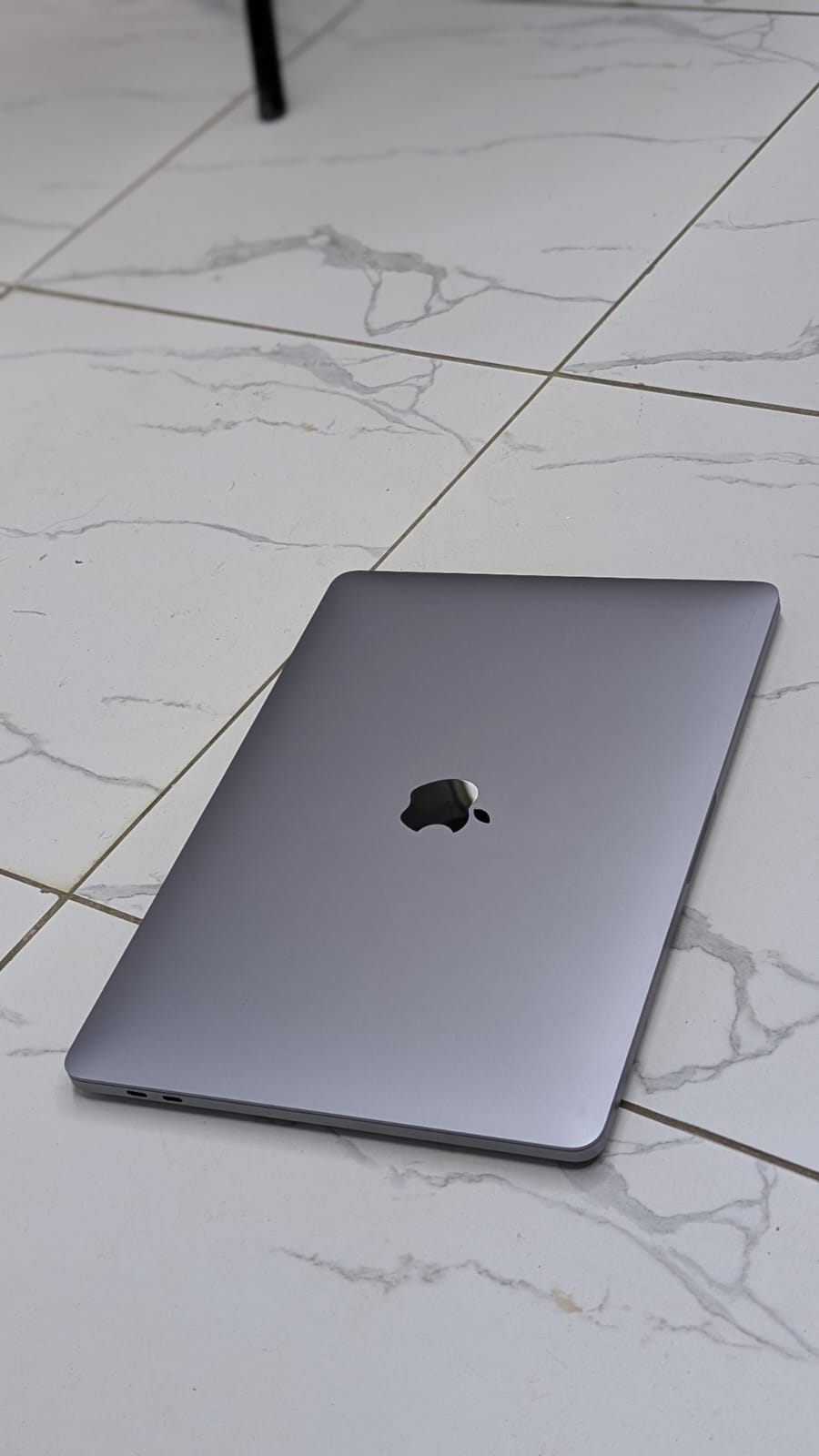 Apple MacBook Pro M1 2020 (A2338) – 13.3-Inch Retina Display, 8GB RAM, 512GB SSD, Apple M1 Chip 8-Core, Touch Bar, Thunderbolt USB-C, Backlit Keyboard