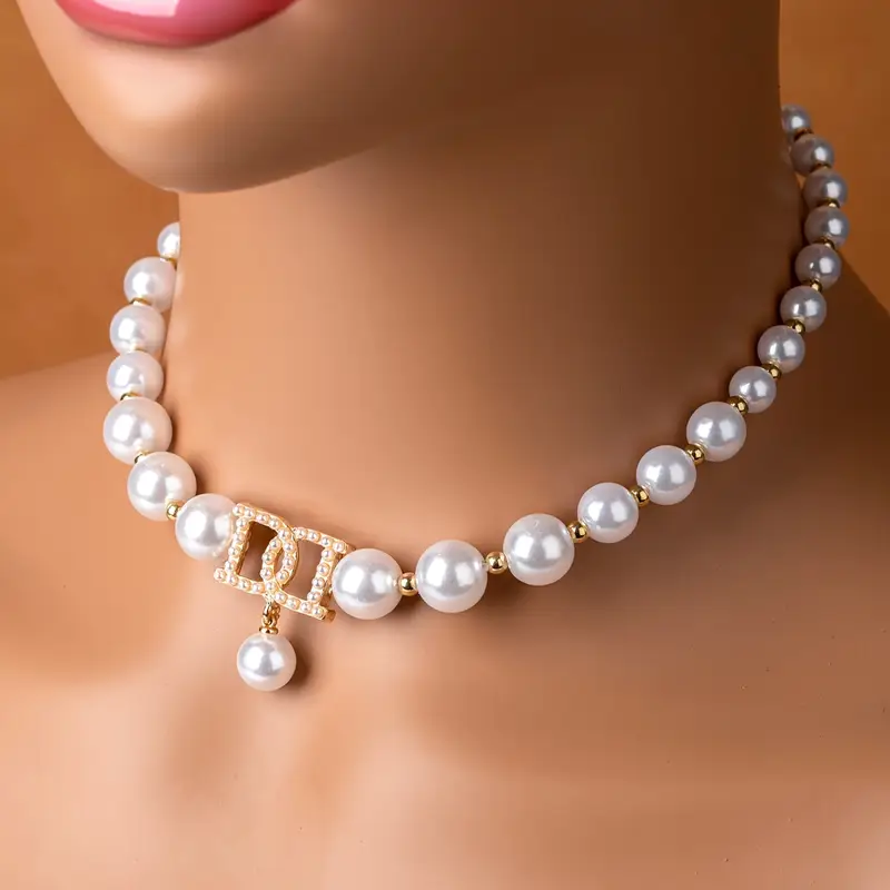 Elegant Women'S Large Pearl Letter D Necklace - Chic Collar Chain with Sparkling Accents, Perfect for Casual Attire or Special Occasions, Pearl Jewelry