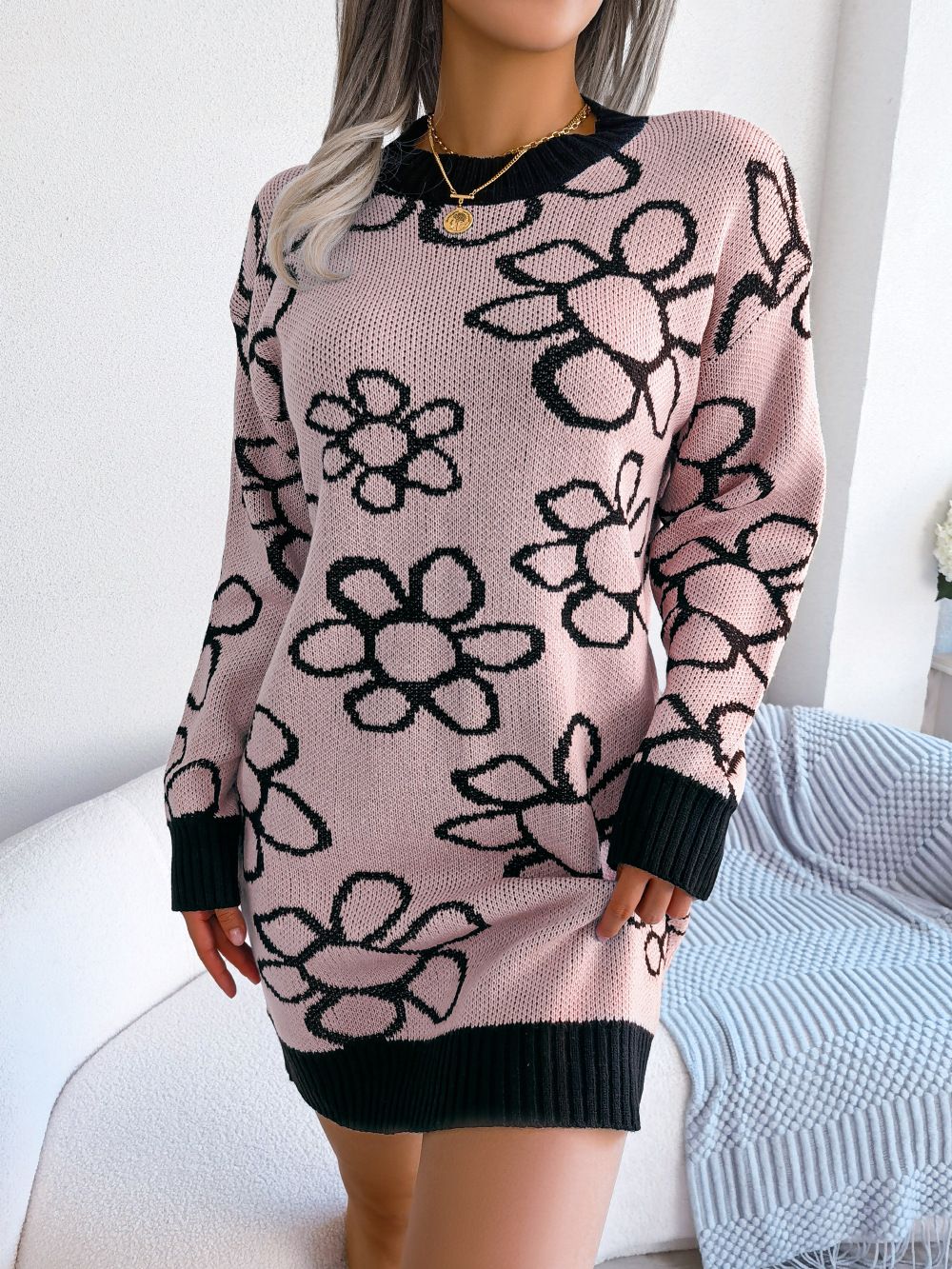European American Women's Fashionable Spring Fall Flower Jacquard Pullovers Long-Sleeved Tops Stylish Korean Neck Design Front Sweaters